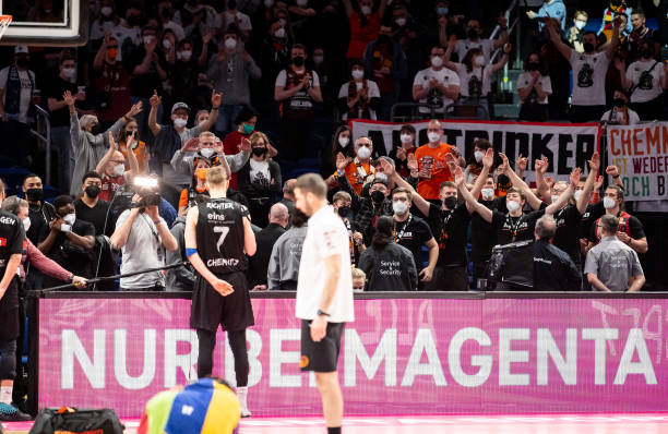 多利用姆巴 多利用姆巴