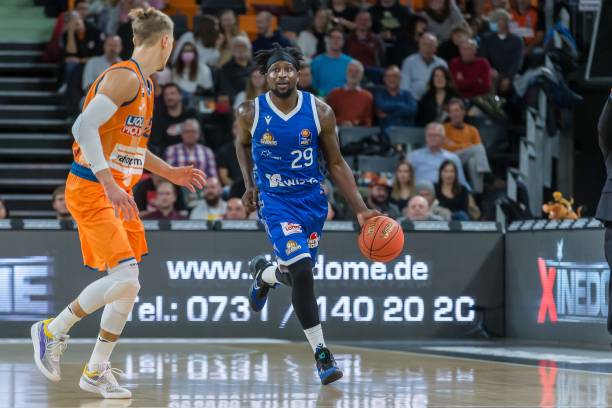 小卡涉嫌 小卡涉嫌